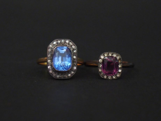 Vente aux enchères Ensemble comprenant :  - une bague de style Art déco en or jaune et ar