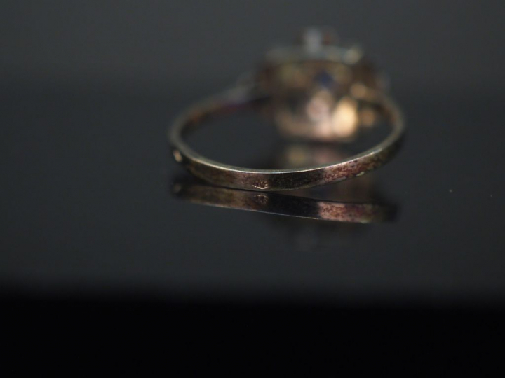 Ensemble comprenant :  - une bague en or jaune composée de deux anneau