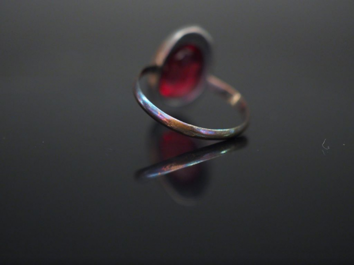 Ensemble comprenant :  - une bague en or jaune et argent, sertie en so