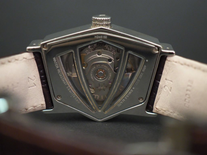 HAMILTON Ventura. Montre d'homme. Bracelet en cuir marron. Dans son co