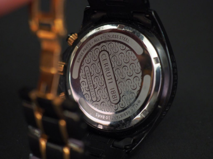 CERRUTI 1881. Montre d'homme. Bracelet en acier   Dans son coffret d'o