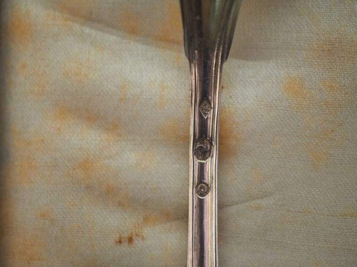 Suite de douze petites cuillères fin XVIIIème - début XIXème en argent