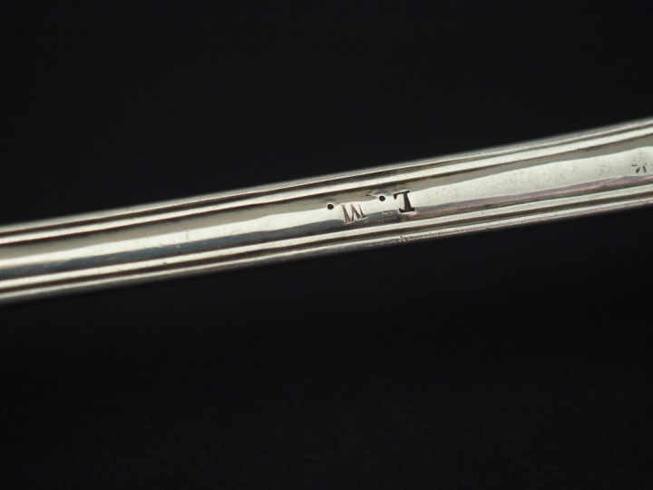 Importante louche en argent, fin XVIIIème - début XIXème, modèle à fil