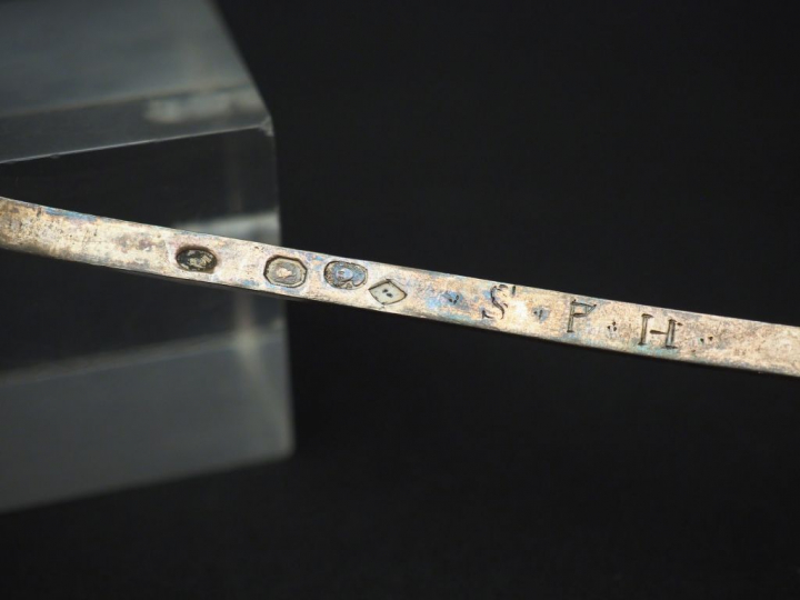 Louche à punch en argent, poinçon au Coq. Manche en corne. Long. 32 cm