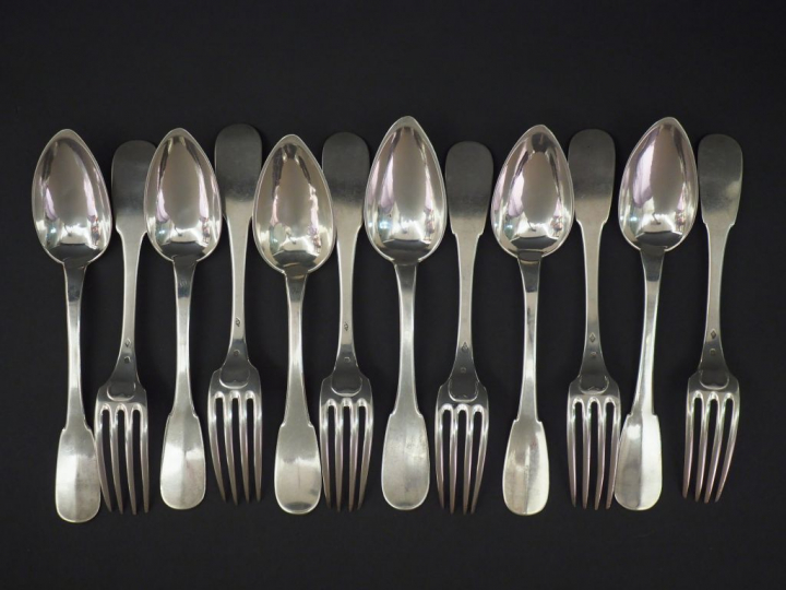 Suite de six grands couverts en argent, poinçon Minerve, modèle unipla