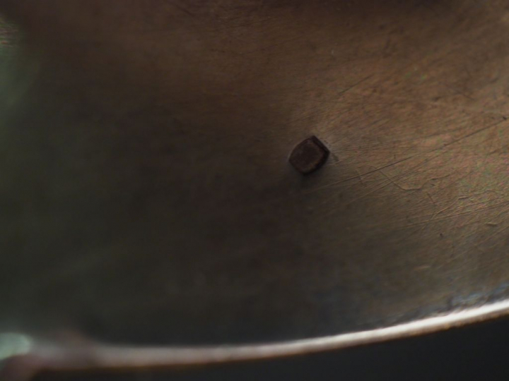 Louche de style Louis XVI en argent, poinçon Minerve, à décor de tiges