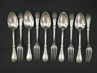 Vente aux enchères Suite de cinq grands couverts en argent, poinçon Minerve, à décor de f