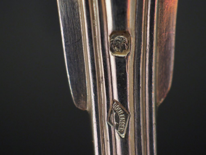 Suite de dix grandes cuillères en argent, poinçon Minerve, modèle à fi