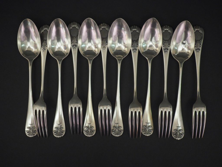 Suite de six couverts à entremets en argent, poinçon Minerve, modèle f