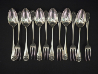 Vente aux enchères Suite de six couverts à entremets en argent, poinçon Minerve, modèle f