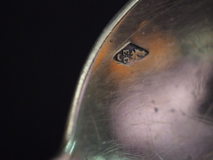 Fourchette à servir de style rocaille en argent, poinçon Minerve, à dé