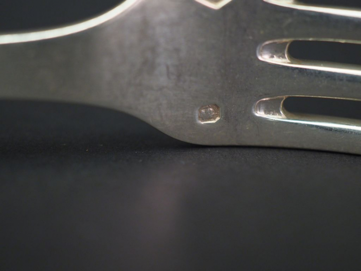 Suite de dix grandes fourchettes de style Art déco en argent, poinçon 