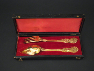 Vente aux enchères Grand couvert de style rocaille en vermeil, poinçon Minerve, à décor d