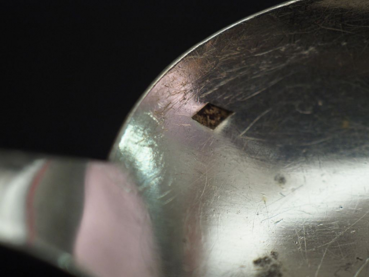 Suite de quatre cuillères à entremets en argent, poinçon Minerve, modè