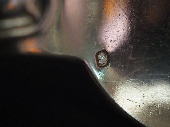 Ensemble comprenant :  - deux grands couverts en argent, poinçon Miner