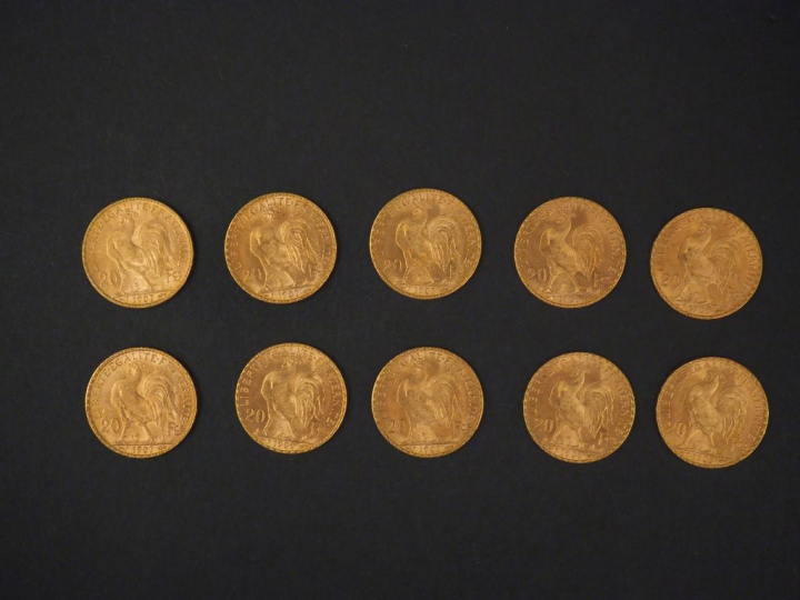 Dix pièces de 20 Francs or, 1907 (x5) et 1909 (x5). FRAIS ACHETEURS 5%