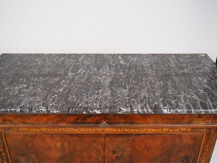 Commode Charles X en acajou placage d’acajou, et marqueterie de bois c
