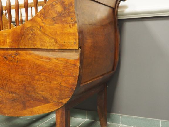 Lit d'enfant XIXème Dim. 102 x 134 x 70 cm