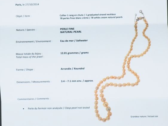 Collier de 78 perles fines disposées en chute. Fermoir orné d’une perl