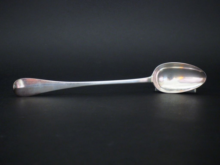 Cuillère à ragout  XVIIIème en argent, modèle uniplat. Monogrammée. Lo