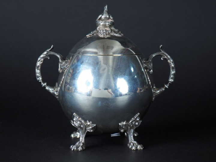 F. NICOUD  Sucrier Napoléon III en forme d'oeuf en argent, poinçon Min