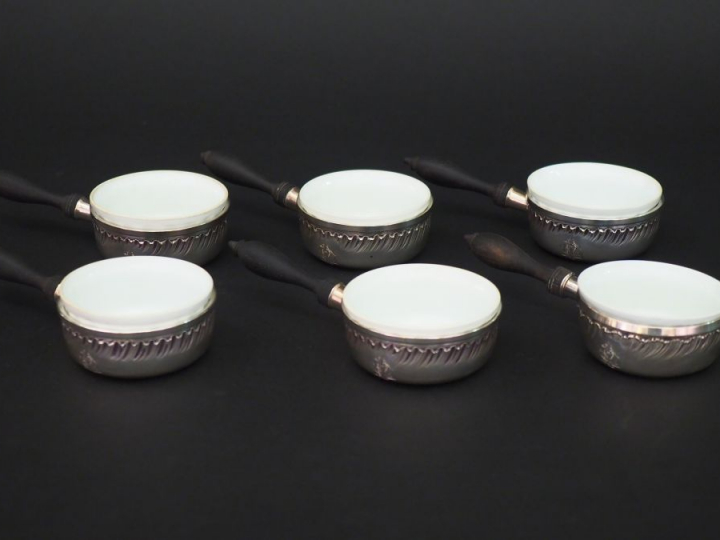 Suite de six cassolettes Napoléon III en argent, poinçon Minerve, déco