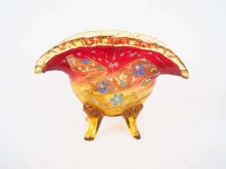 Vente aux enchères Vase Napoléon III en cristal bicolore rouge et ambré, à décor émaillé 