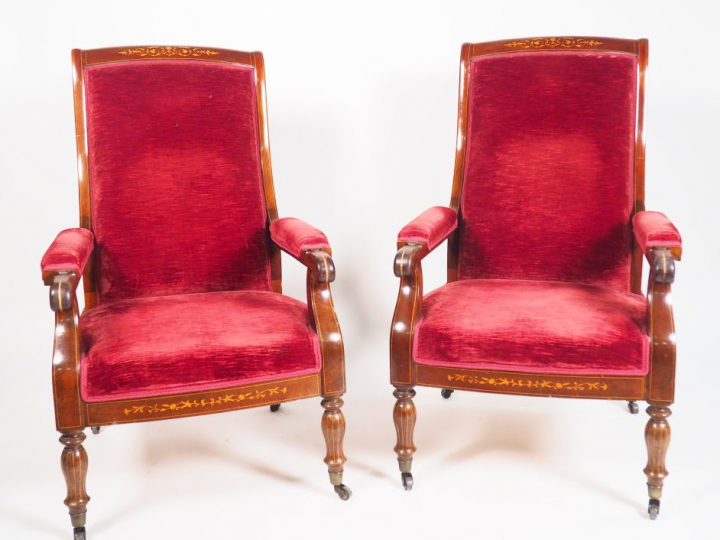 	Paire de fauteuils Restauration en acajou marqueté de bois clair, à d