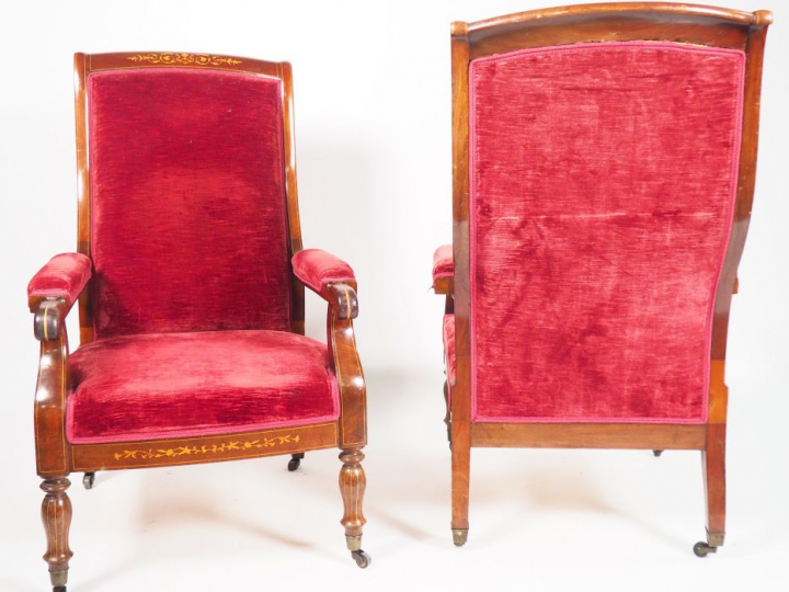 	Paire de fauteuils Restauration en acajou marqueté de bois clair, à d