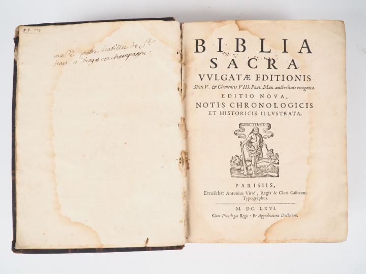 BIBLIA SACRA. Vulgatae Editionis. Edition nova, notis chronoligicis et