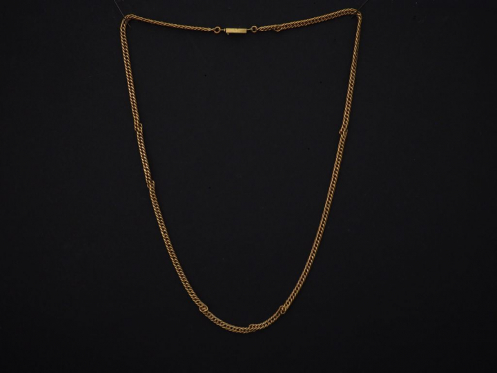 Chaine en or jaune, maille gourmette.  Long. 39 cm  Poids.11,95 g