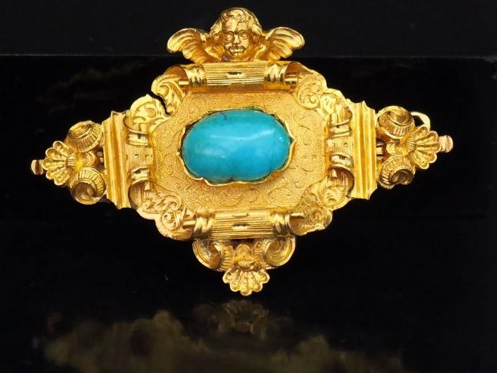Fermoir de bracelet Napoléon III en or jaune, à décor de coquilles, d'