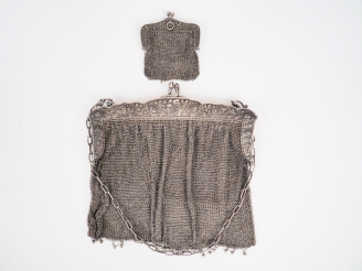 Vente aux enchères Deux bourses en argent  Indochine vers 1900  Poids : 417 g