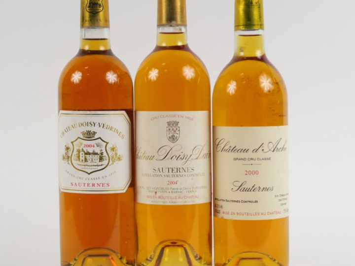 3 BOUTEILLES CC SAUTERNES : 1 CHÂTEAU D'ARCHE 2000 - 1 CHÂTEAU DOISY V
