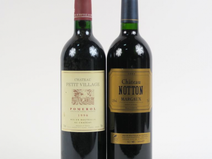 2 BOUTEILLES : 1 CHÂTEAU NOTTON MARGAUX 2000 - 1 CHÂTEAU PETIT VILLAGE