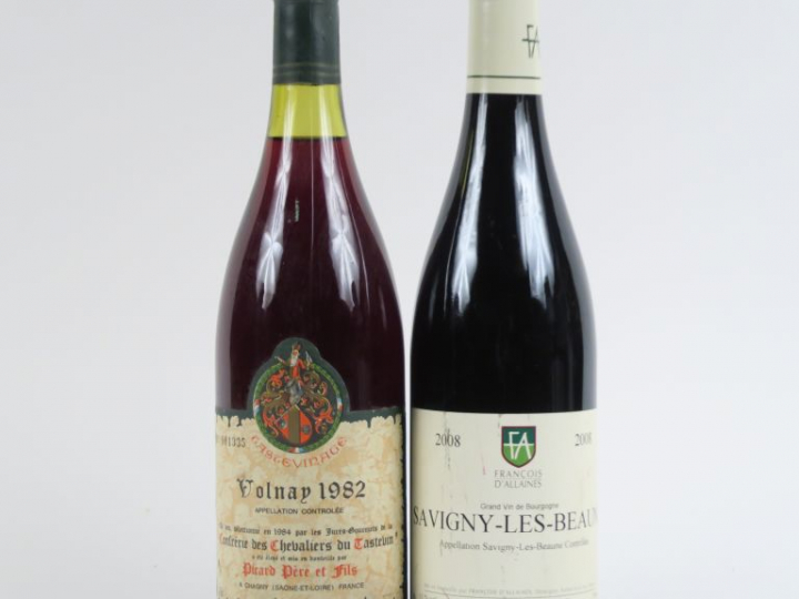 2 BOUTEILLES : 1 VOLNAY PICARD PÈRE ET FILS 1982 - 1 SAVIGNY LES BEAUN