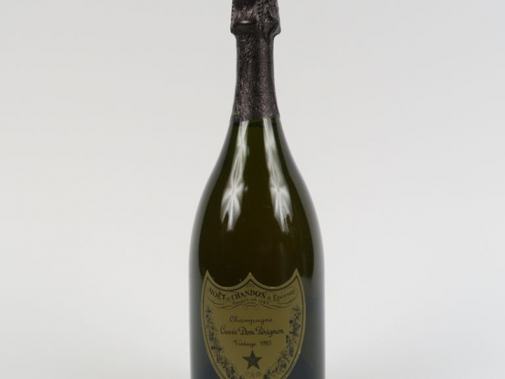 1 BOUTEILLE CHAMPAGNE DOM PÉRIGNON - 1985 - COFFRET - NIVEAU LIMITE CO