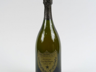 Vente aux enchères 1 BOUTEILLE CHAMPAGNE DOM PÉRIGNON - 1988 - COFFRET - NIVEAU LIMITE CO