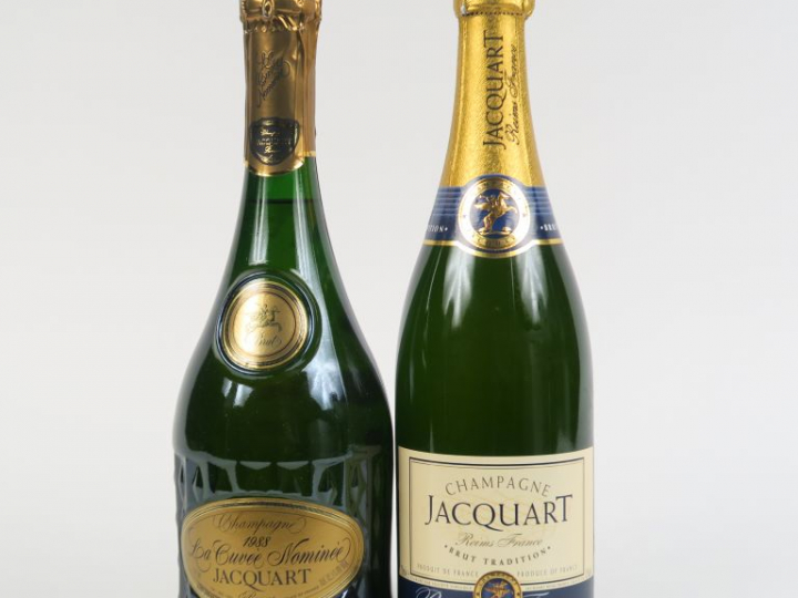 2 BOUTEILLES CHAMPAGNE JACQUART - COFFRETS : 1 'BRUT TRADITION' 2000 -