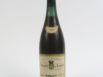 Vente aux enchères 1 BOUTEILLE COTEAUX DU LAYON 'CLOS DU MAINE' RABLAY - 1949 - 3,2 CM