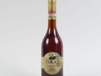Vente aux enchères 1 BOUTEILLE (50 CL) TOKAJI '5 PUTTONYOS' ASZU - 1988