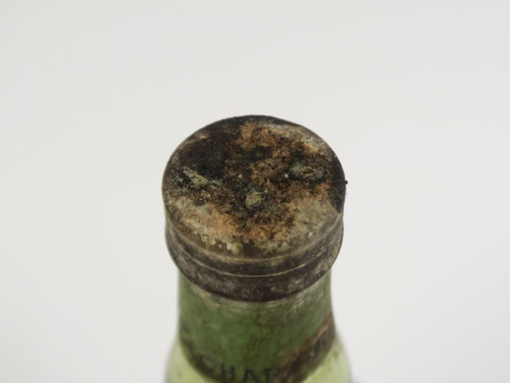 1 BOUTEILLE CHARTREUSE VERTE PÉRIODE 1956/1964 - CAPS ABIMÉE