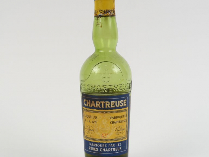 1 DEMIE BOUTEILLE CHARTEUSE JAUNE PÉRIODE 1956/1964 - NIVEAU BAS