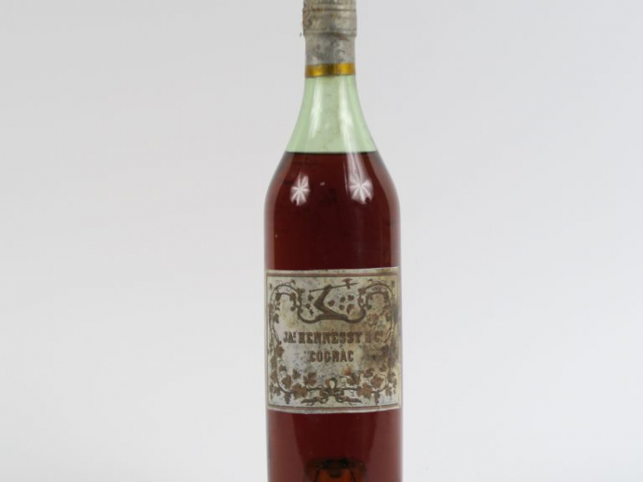 1 VIEILLE BOUTEILLE COGNAC HENNESSY   CIE - CAPSULE ÉTAIN