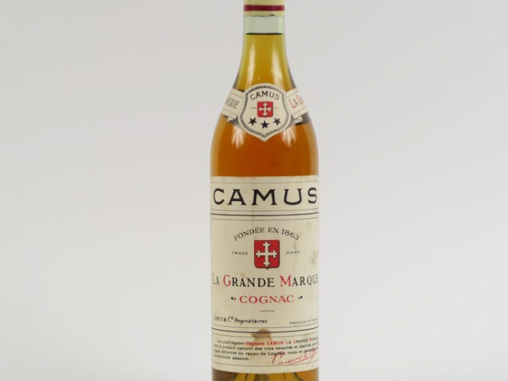 1 VIELLE BOUTEILLE COGNAC 'LA GRANDE MARQUE' CAMUS