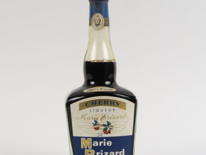 1 VIEILLE BOUTEILLE LIQUEUR CHERRY BRANDY MARIE BRIZARD 24°