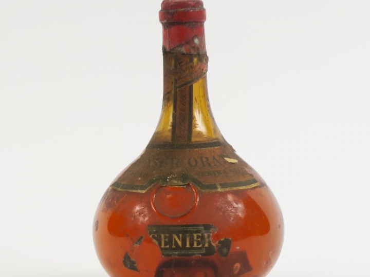 1 TRÈS VIEILLE BOUTEILLE LIQUEUR ORANGE CUSENIER - EA