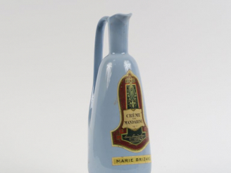 Vente aux enchères 1 VIEILLE BOUTEILLE CRÈME DE MANDARINE MARIE BRIZARD