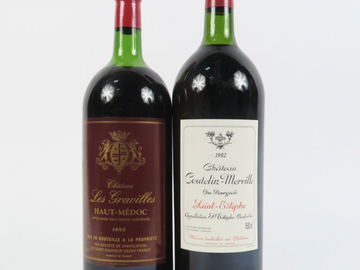 2 MAGNUMS 1982 : 1 CHÂTEAU LES GRAVILLES HAUT MEDOC HEP - 1 CHÂTEAU CO