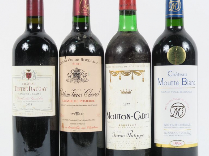 4 BOUTEILLES : 1 CHÂTEAU TERTRE DAUGAY GC ST EMILION 2005 - 1 CHÂTEAU 